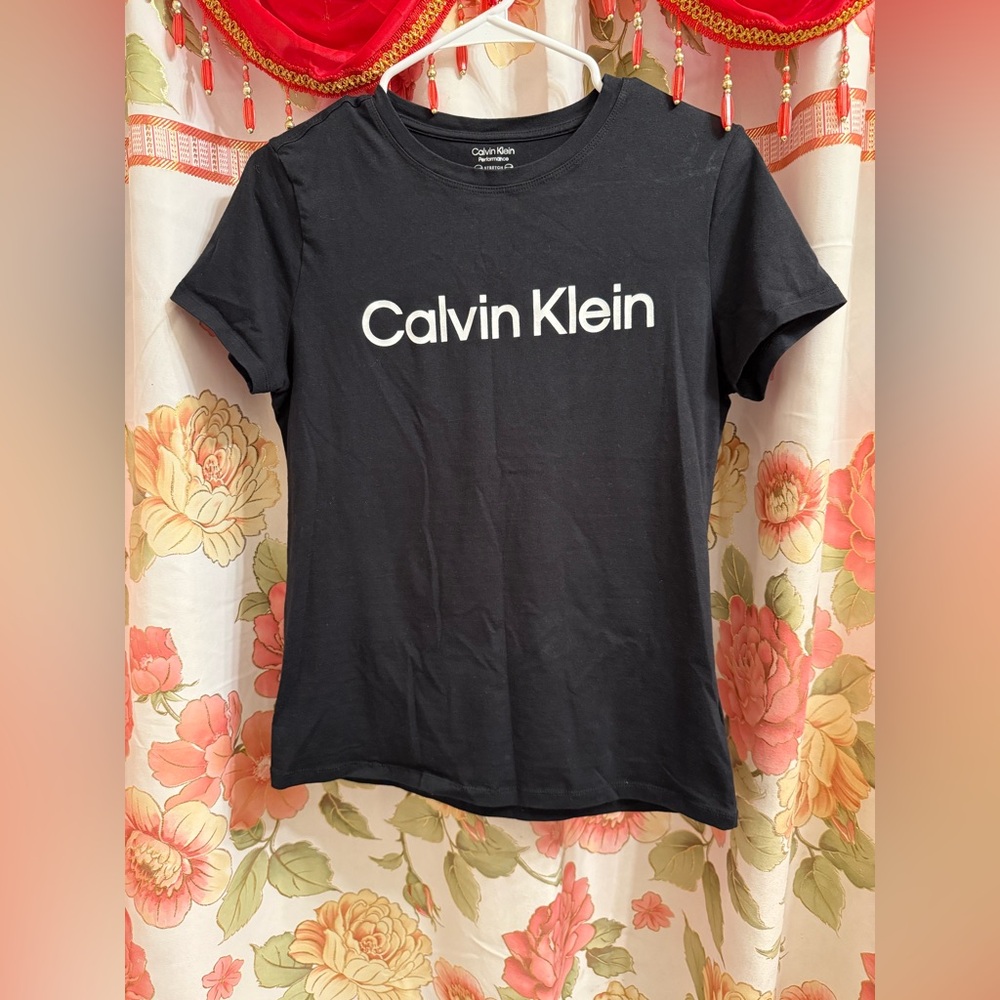 Calvin Klein Women's Stretch Black Tee